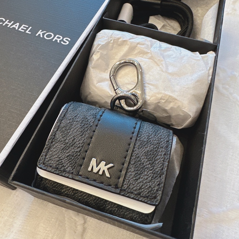 NEW MICHAEL KORS Gifting Airpods Case MK Signature Black with Lanyard